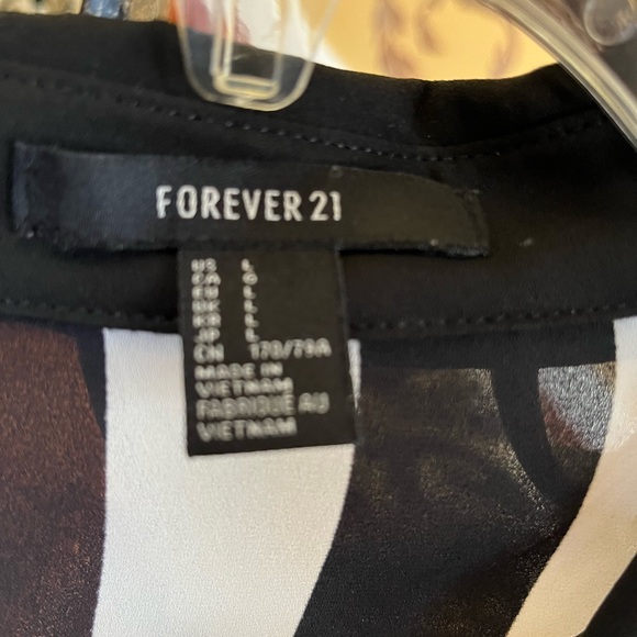 Forever 21 Black And White Stripe One-Piece Romper Size L - Picture 9 of 11